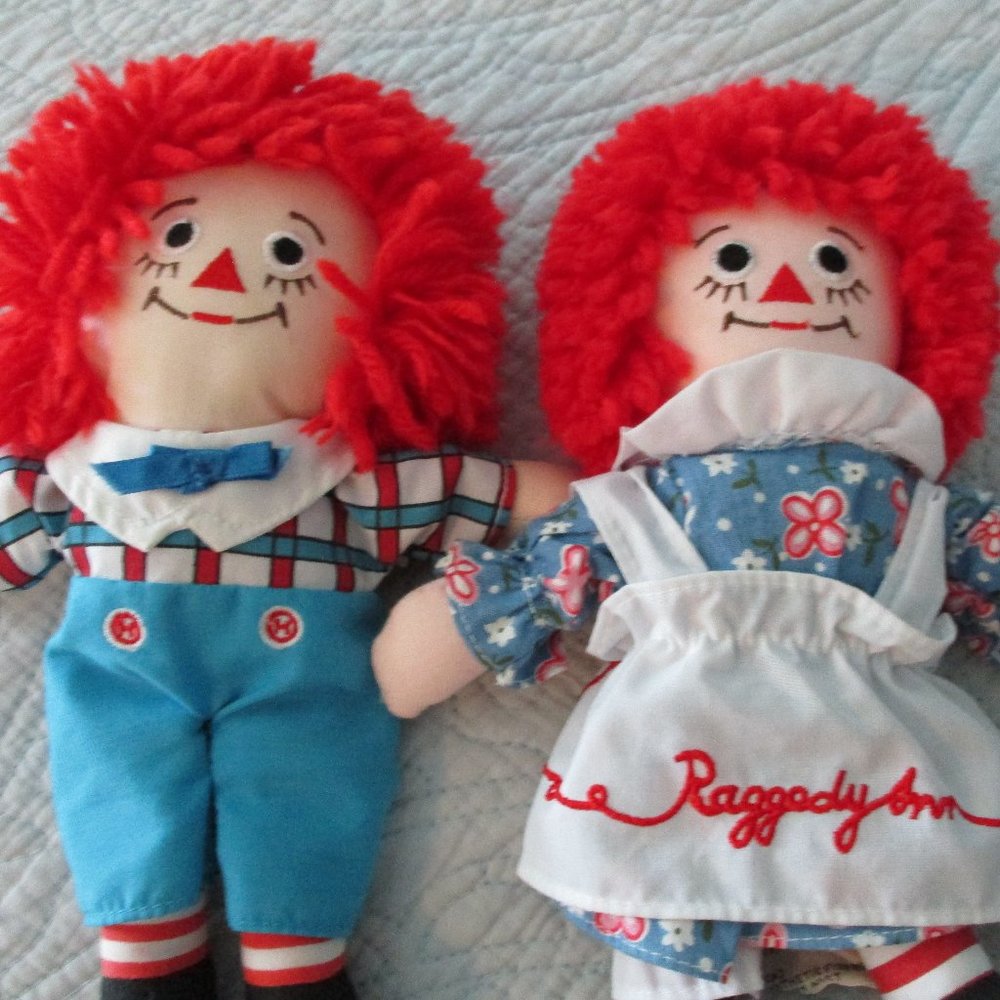 Vintage Raggedy Ann and Andy Dolls - tag dated 1991 - 9 inches tall